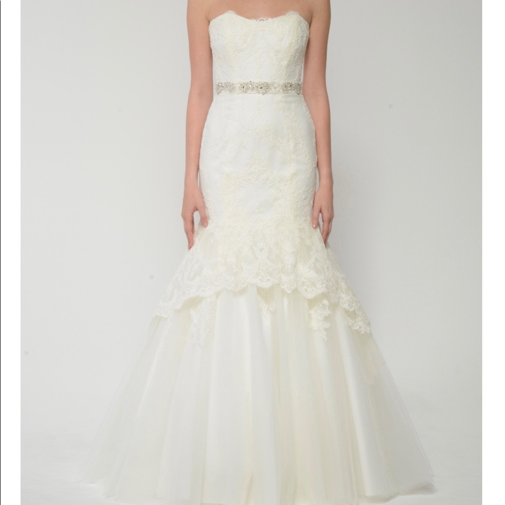 Monique Lhuillier Bliss wedding dress